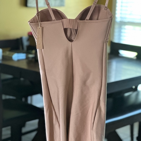 NWT SKIMS BODY UNDERWIRE MID THIGH BODYSUIT BEIGE SIENNA XL - Picture 6 of 6